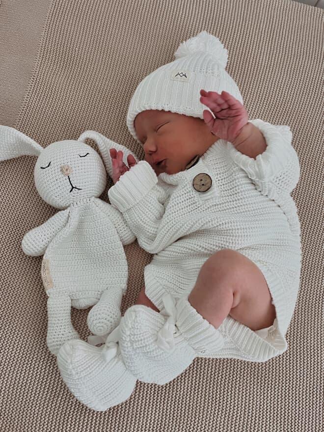 Ivory Knitwear &amp; Bunny Bundle - 4 Pieces