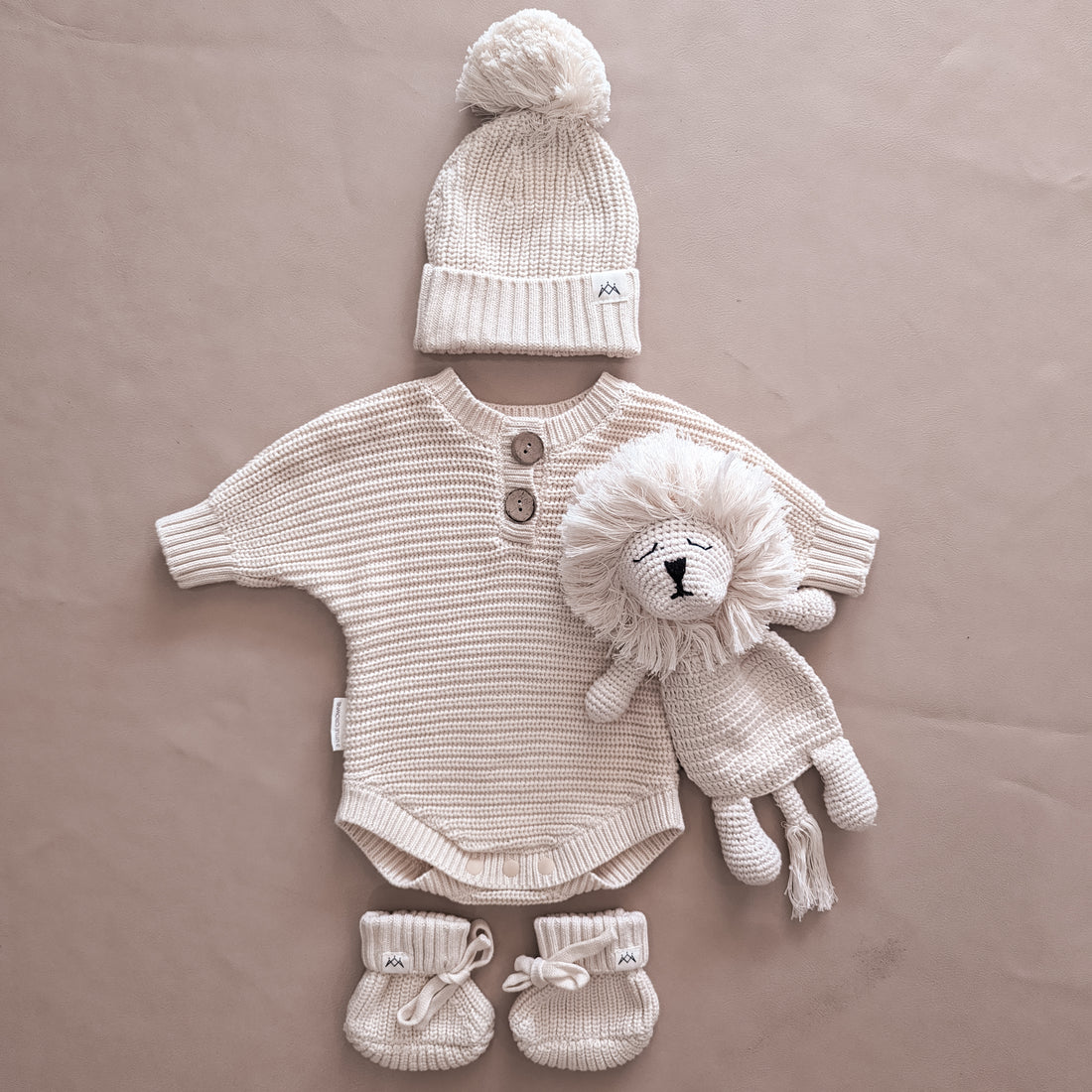 Oat Knitwear &amp; Lion Bundle - 4 Pieces