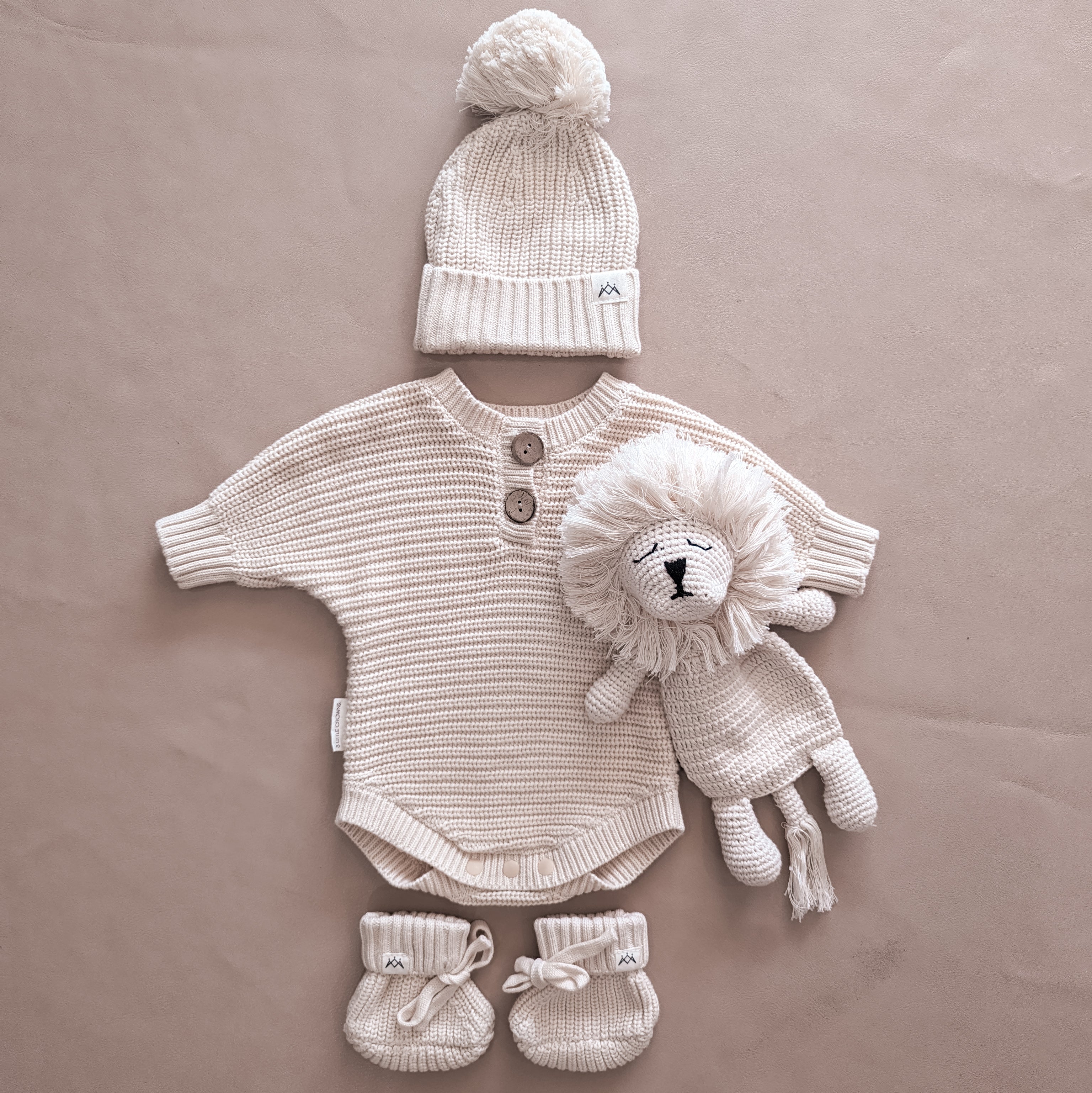 Oat Knitwear & Lion Bundle - 4 Pieces